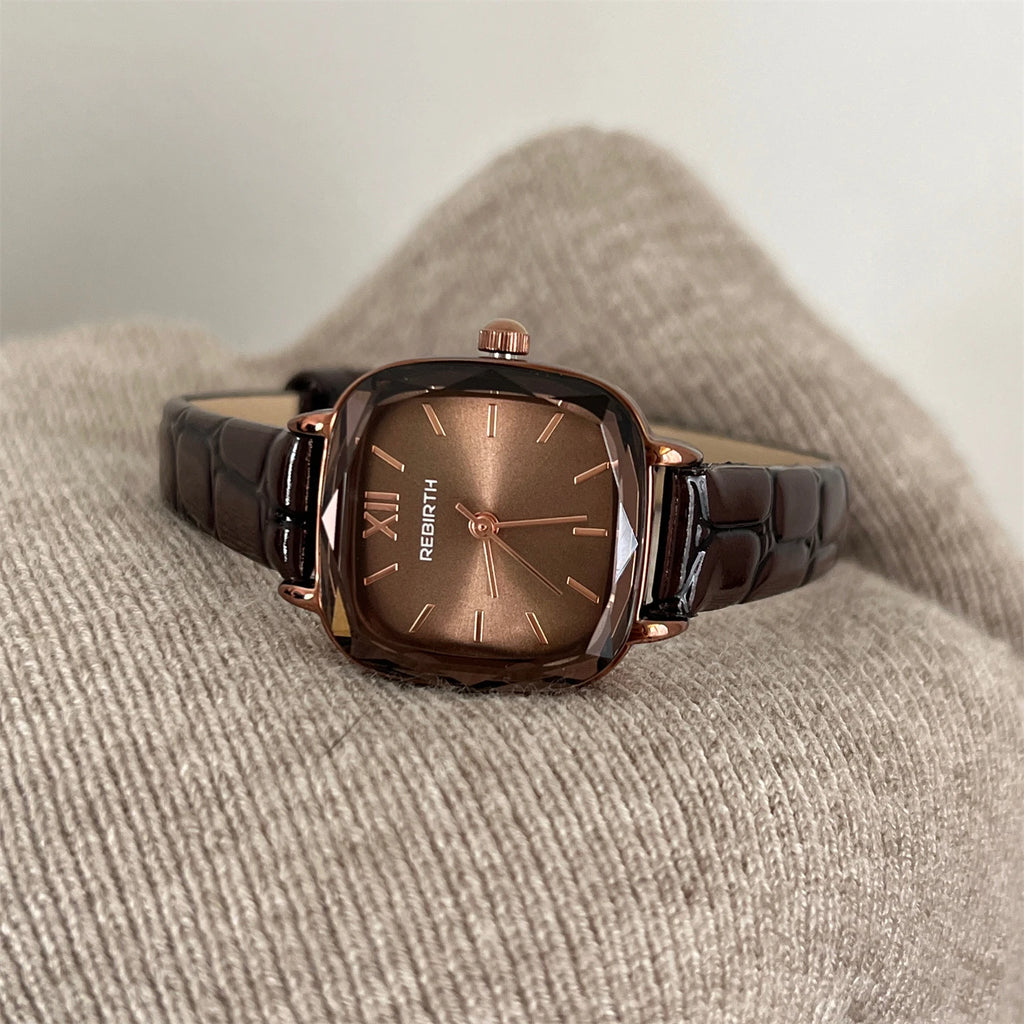 Orologio quadrato retrò marrone da donna, semplice, con temperamento coreano, leggero, di lusso, piccolo, di alto valore 
