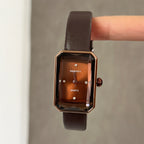 Orologio quadrato retrò marrone da donna, semplice, con temperamento coreano, leggero, di lusso, piccolo, di alto valore 