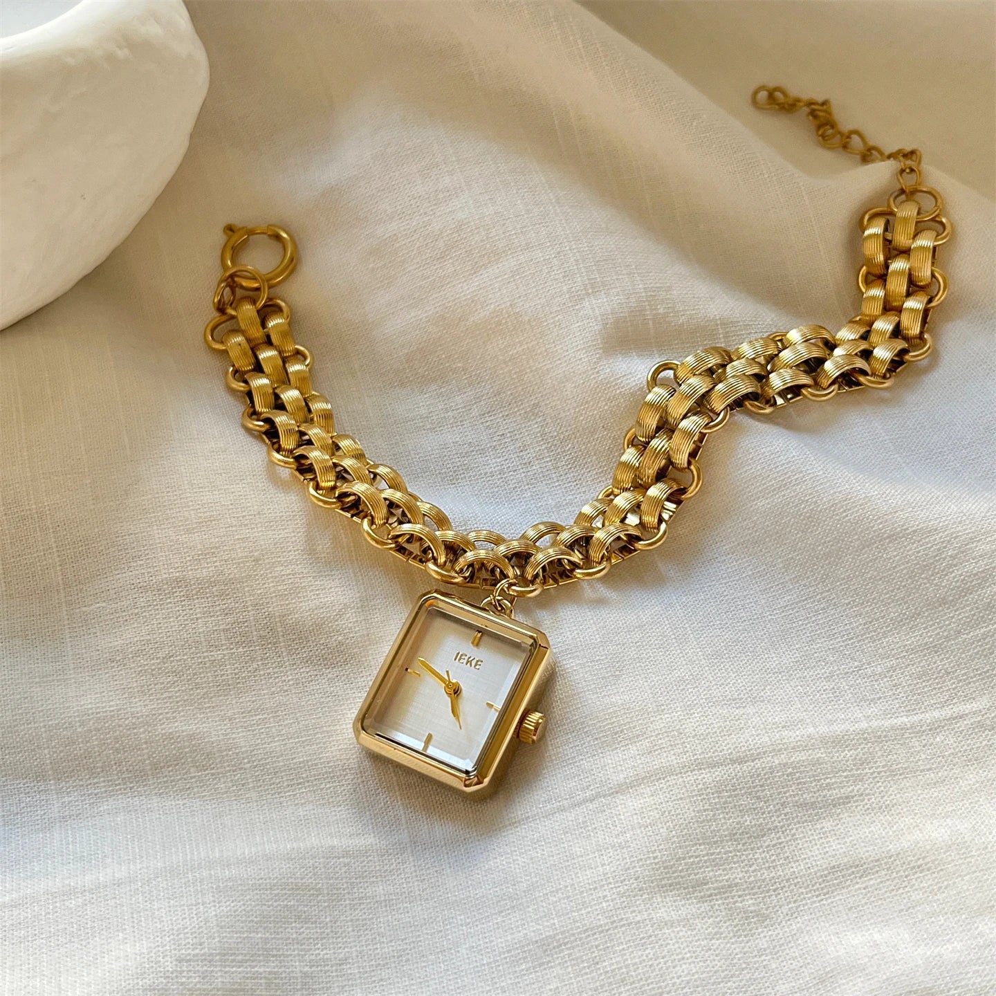 Niche design sense high value square pendant watch women's workplace commuting versatile gold women's watch