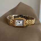Versione coreana di un orologio da donna retrò in metallo leggero e di lusso con quadrante quadrato, dal design di nicchia di alto valore 