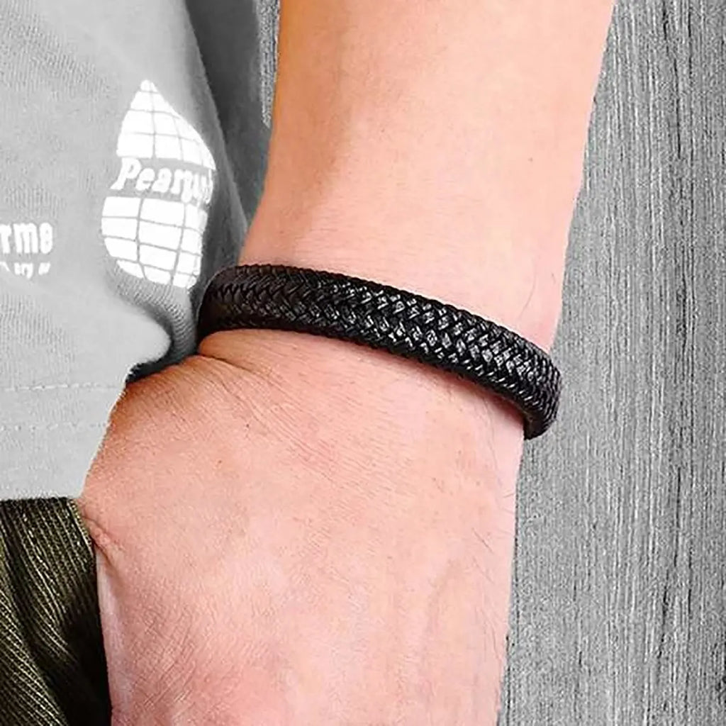 Bracciale magnetico in pelle PU nera da uomo maturo, stabile ed elegante, il miglior regalo per gli uomini 