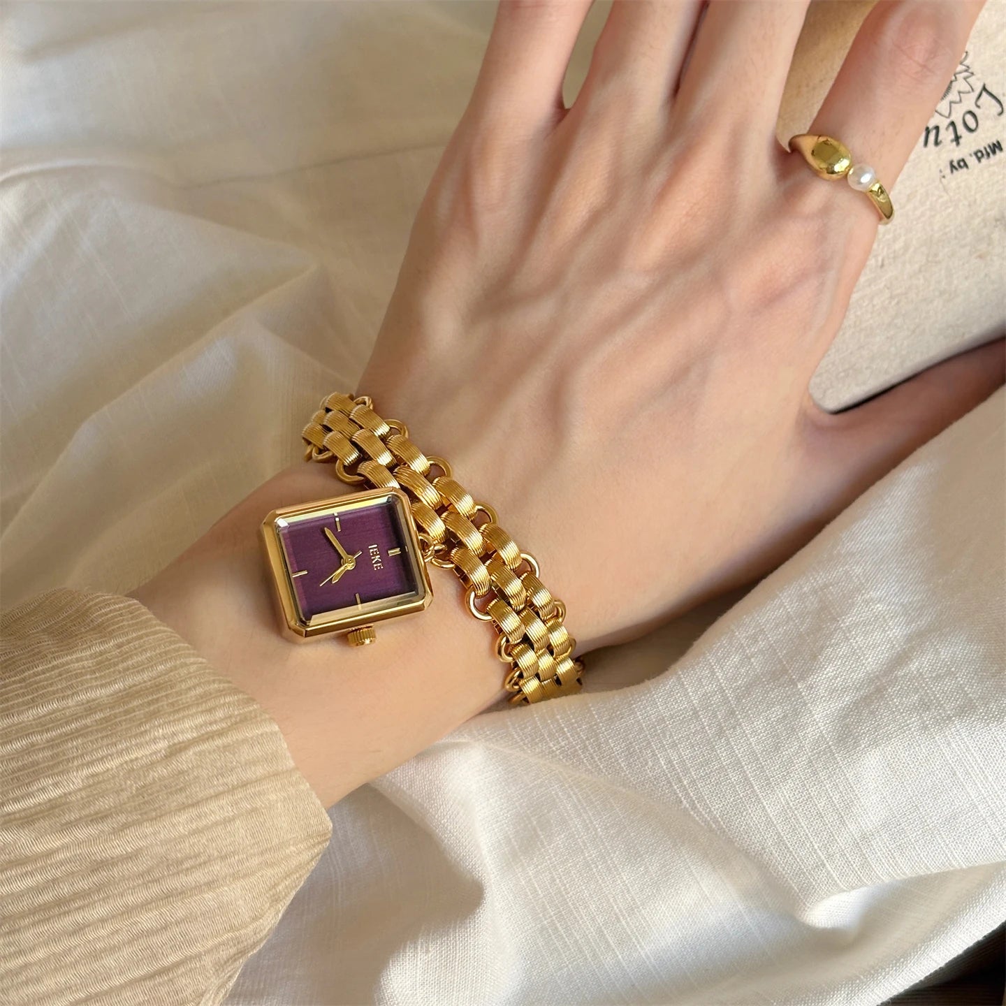 Niche design sense high value square pendant watch women's workplace commuting versatile gold women's watch