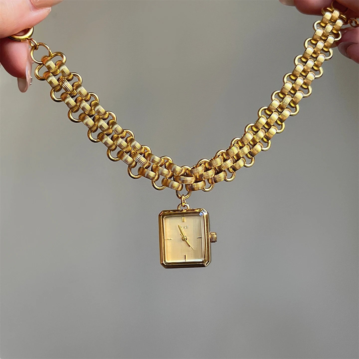Niche design sense high value square pendant watch women's workplace commuting versatile gold women's watch