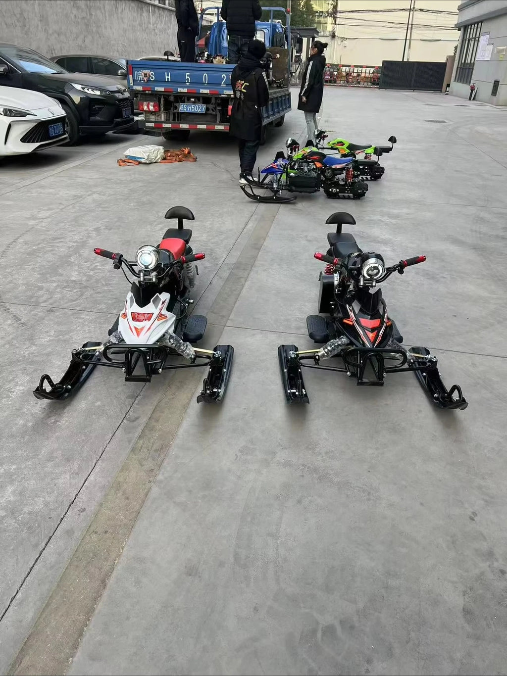 Motoslitta elettrica da 500 W per avventure all'aria aperta su sentieri e percorsi turistici 