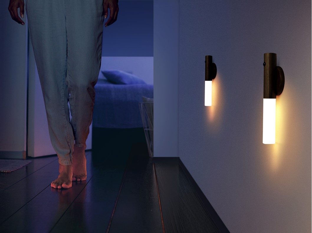 Lampada portatile senza fili con sensore di movimento automatico