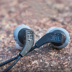 JBL ENDURRUN 2 Cuffie auricolari ufficialmente autorizzate, microfono integrato, cuffie sportive cablate, impermeabili, bassi potenti