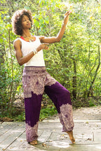 Pantaloni da yoga da donna con fiori viola, stile boho e hippie